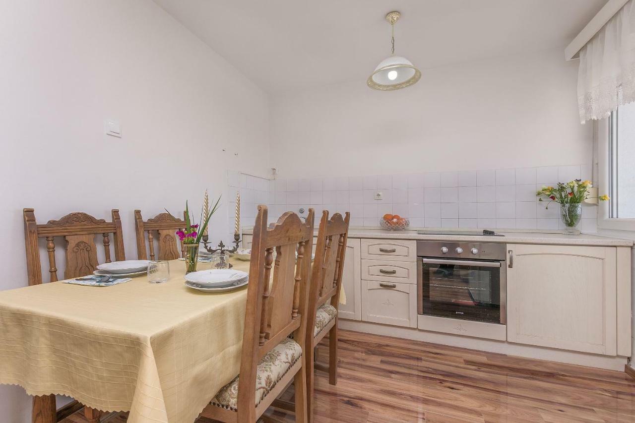 Apartment Nansy Омиш Экстерьер фото